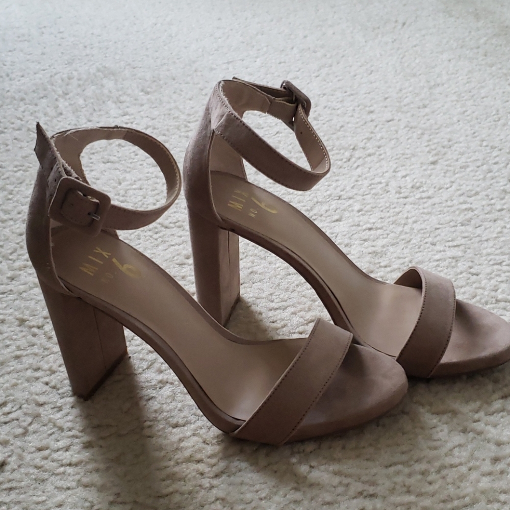 High heel sandals
